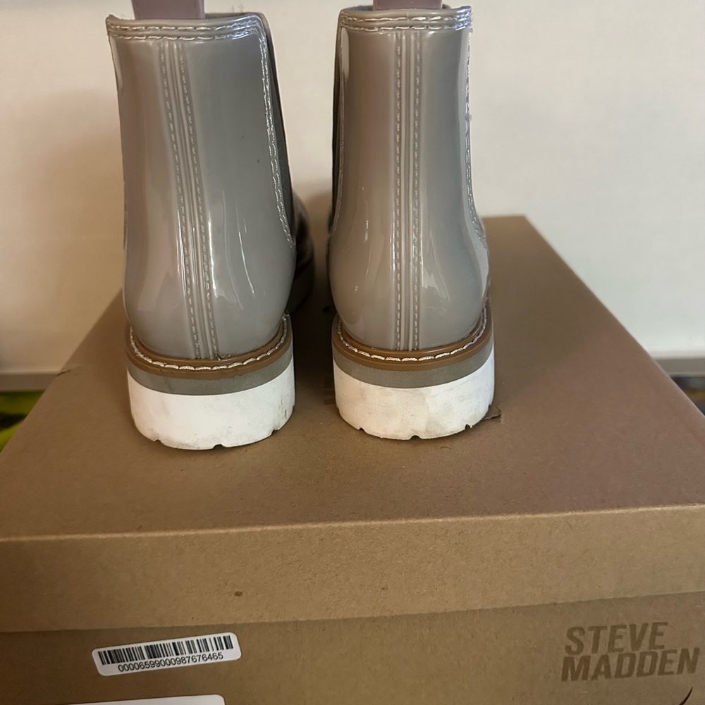 Steve Madden puddles rain boot